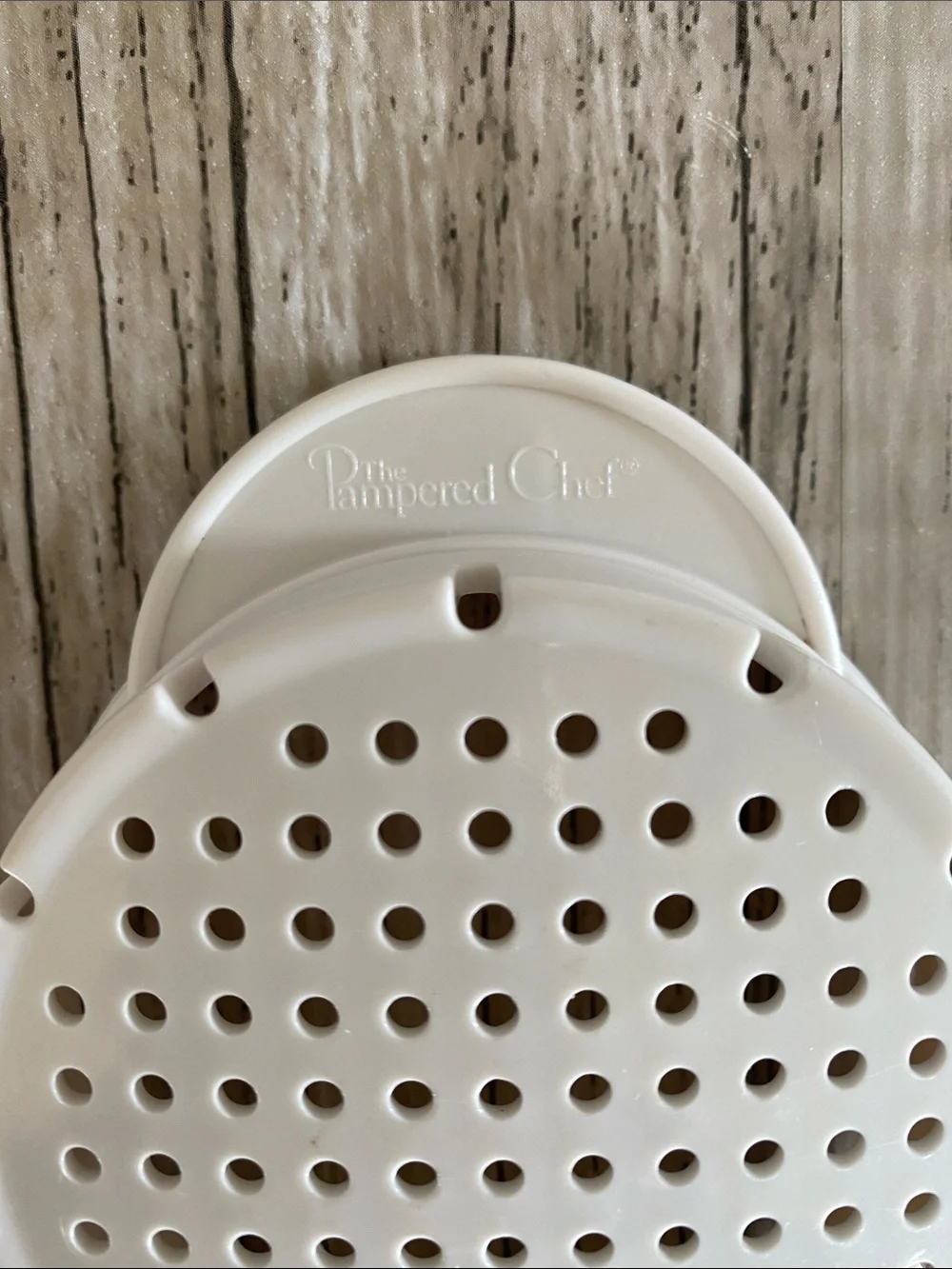 PAMPERED CHEF CAN STRAINER